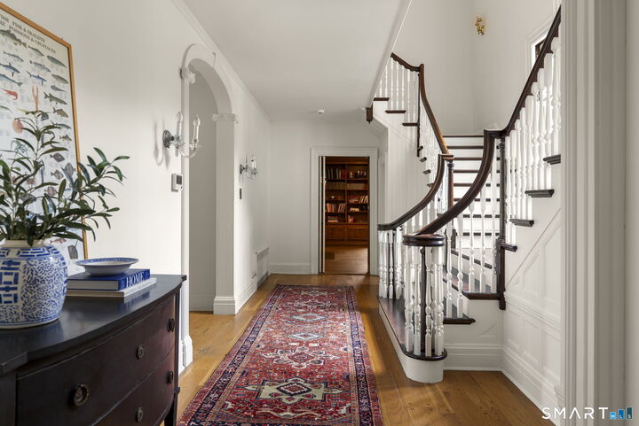 Property Photo:  33 Sycamore Road  CT 06117 