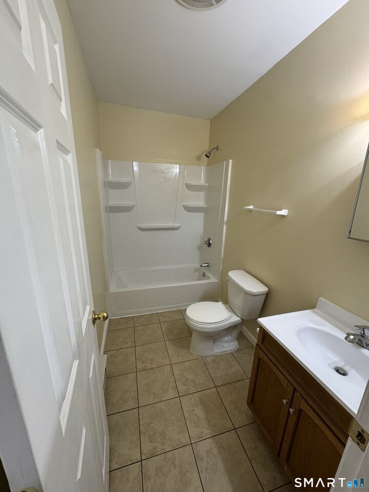 Property Photo: 422 Main Street 3 CT 06512