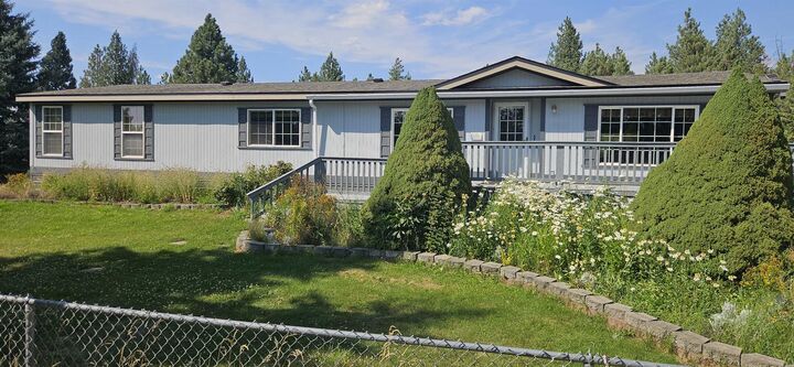 Property Photo:  40218 N Newport Hwy  WA 99009 