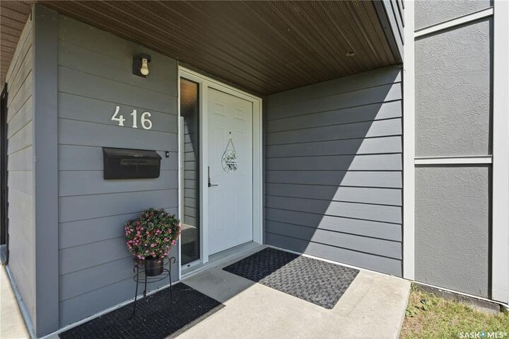 Property Photo: 425 115th Street E 416 SK S7N 2E5
