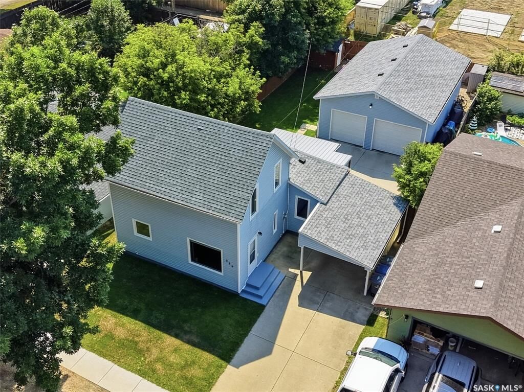 Property Photo:  316 1st Street E  SK S0K 2L0 