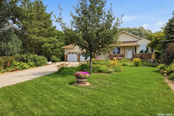 Property Photo:  12 Porter Bay  SK S4L 1B9 