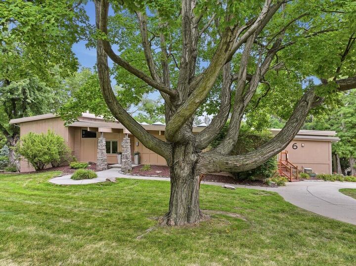 Property Photo: 6 Prairie Hills Lane IA 51503