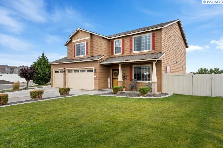 Property Photo: 5404 Chapel Hill Blvd WA 99301