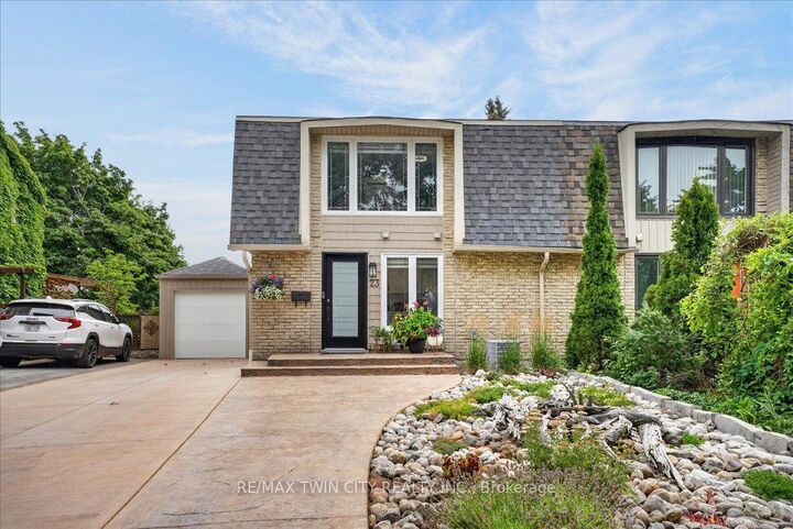 Property Photo:  23 Briar Knoll Drive  ON N2E 1X9 