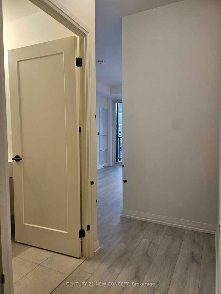 Property Photo: 280 Dundas Street W 1603 ON M5T 0E3