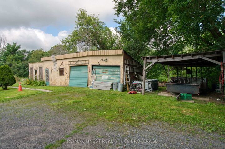 Property Photo:  11621 Road 38 N/A  ON K0H 2V0 