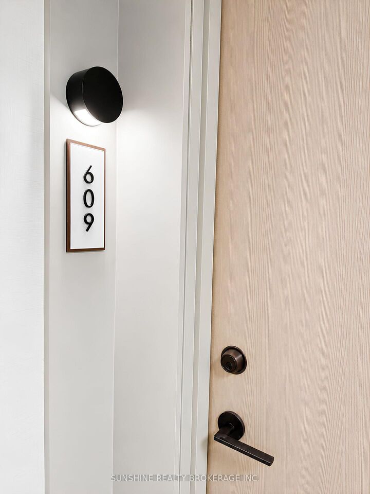 Property Photo:  10 Oak Street 609  ON M5A 0Z1 