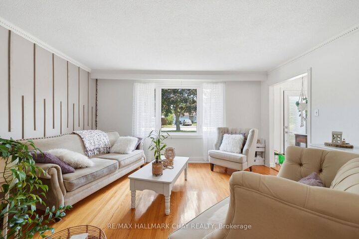 Property Photo:  96 Maple Avenue W  ON L0G 1A0 