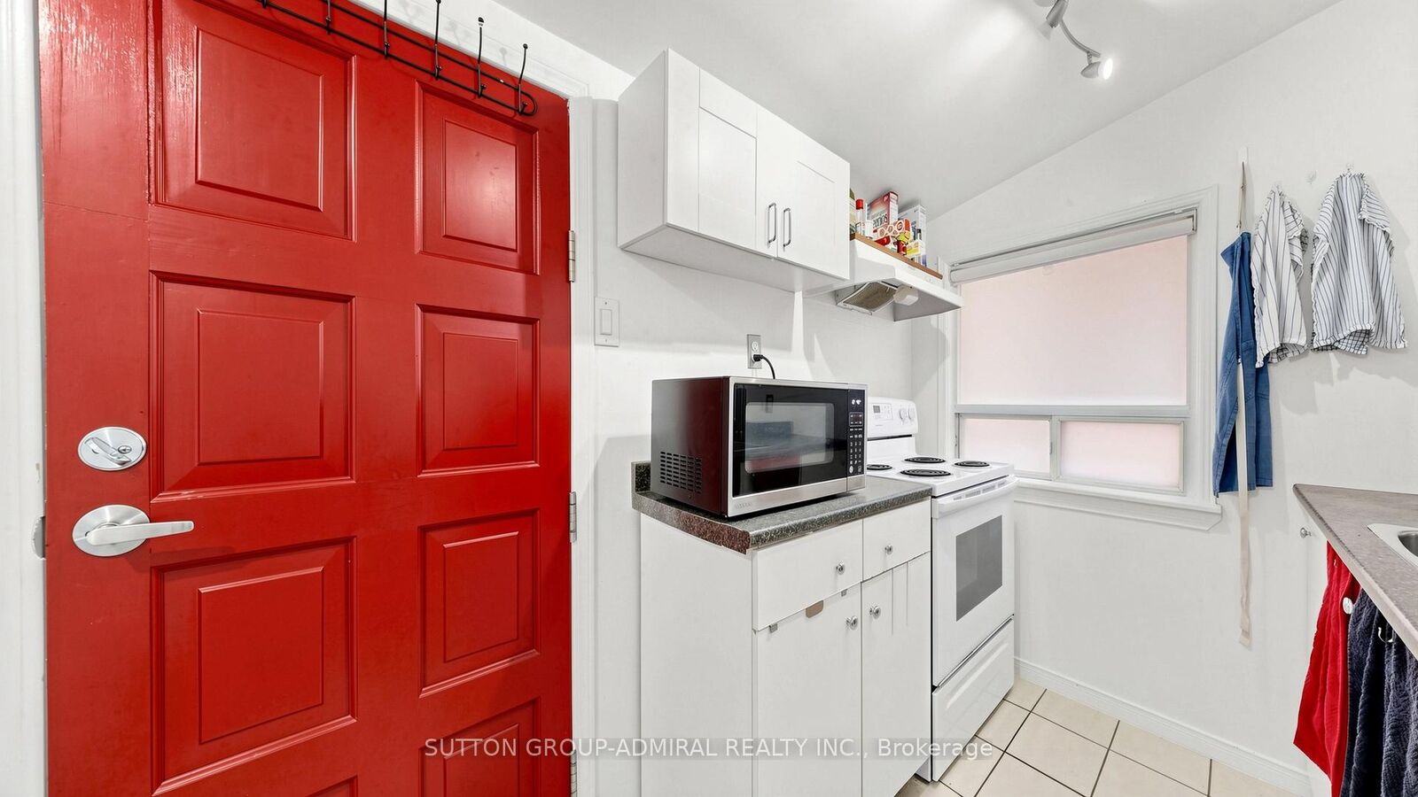 Property Photo:  75 Rockcliffe Boulevard  ON M6N 4R4 