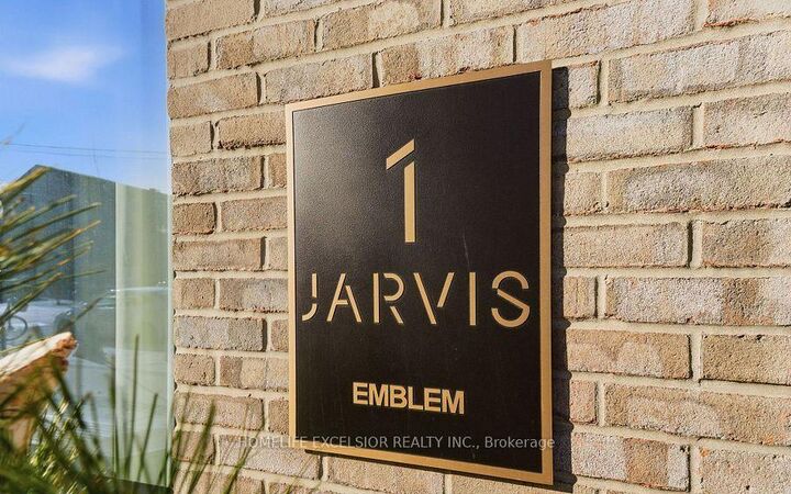 Property Photo: 1 Jarvis Street 806 ON L8R 3J2
