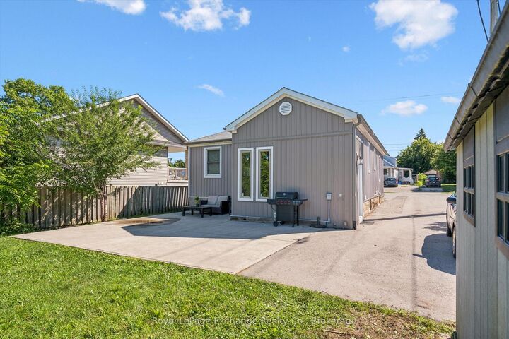 Property Photo:  68 Elgin Street S  ON N1R 5G5 