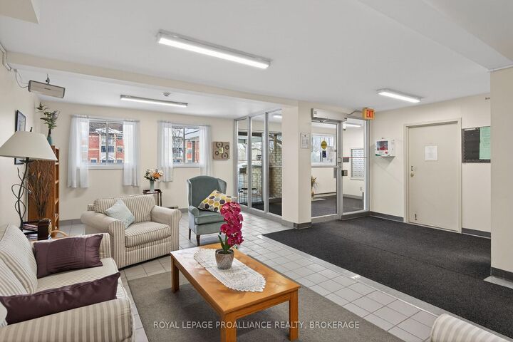 Property Photo:  310 Kingsdale Avenue 313  ON K7M 8S1 