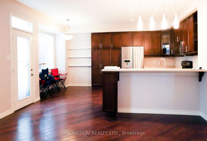Property Photo: 602 Rosehill Avenue ON K2S 0K3