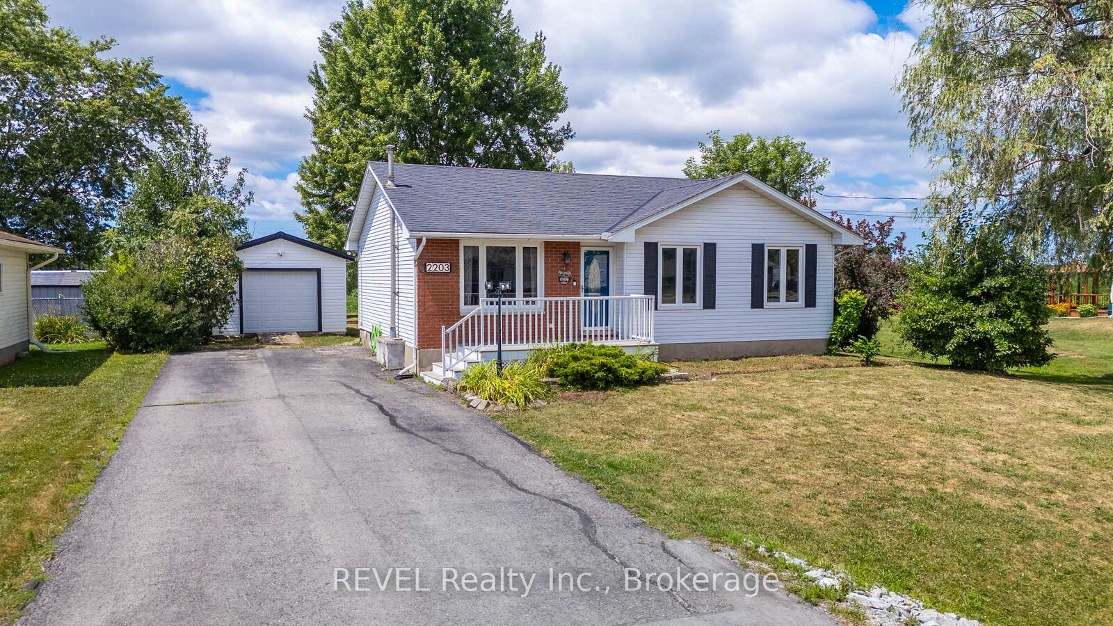 Property Photo: 2203 Stevensville Road ON L0S 1S0