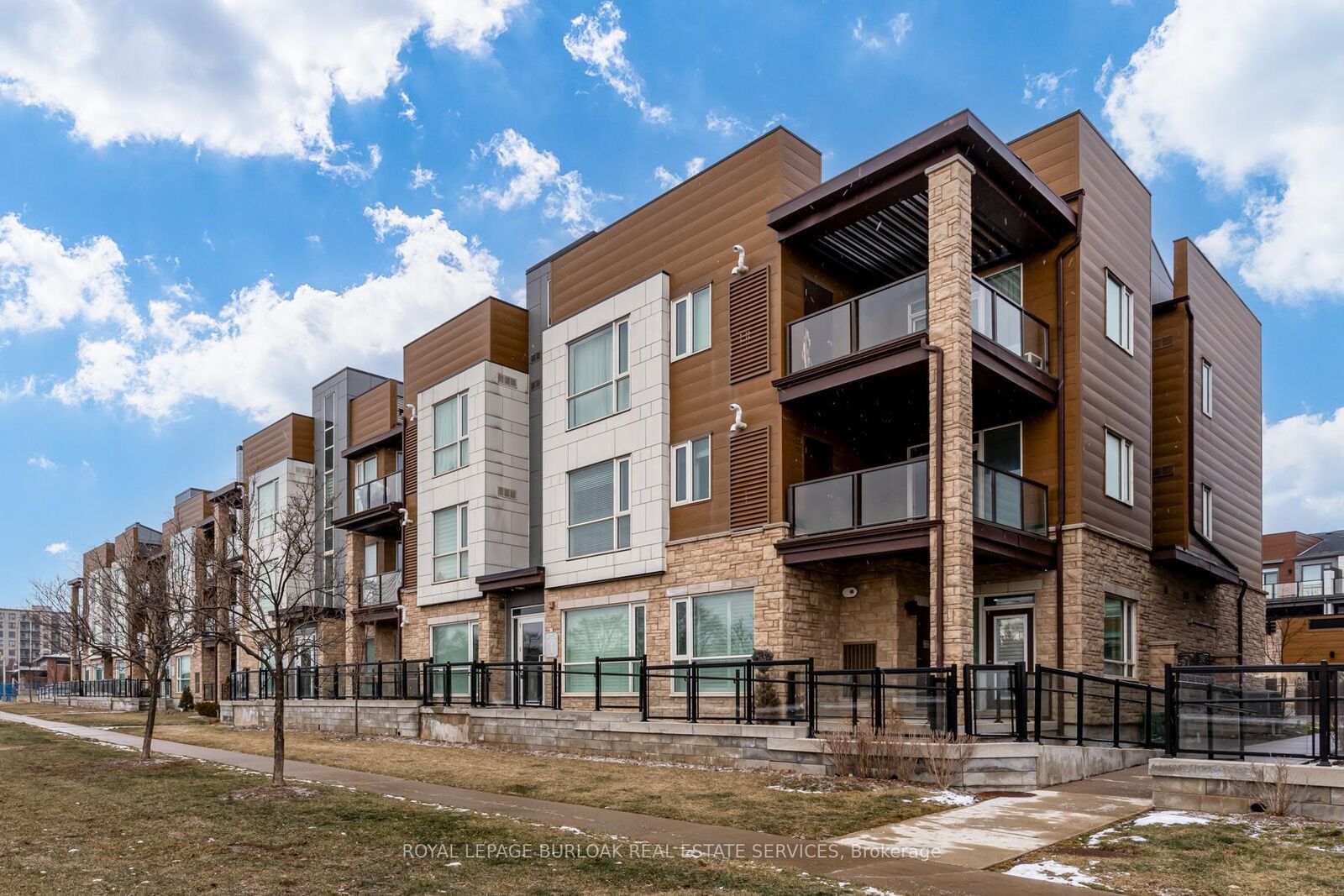 Property Photo:  2393 Bronte Road 206  ON L6M 4J2 