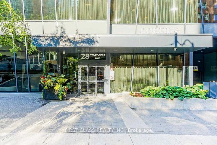 Property Photo: 28 Ted Rogers Way 2502 ON M4Y 2J4