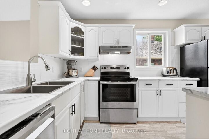 Property Photo: 5524 Fraser Street ON L2E 3C9