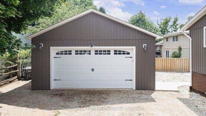 Property Photo:  29 Anne Marie Crescent  ON N2Z 2N1 