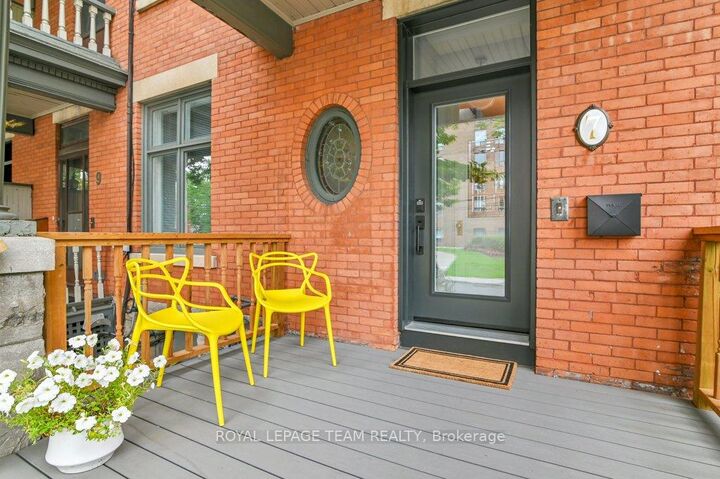 Property Photo: 7 Third Avenue ON K1S 2J5