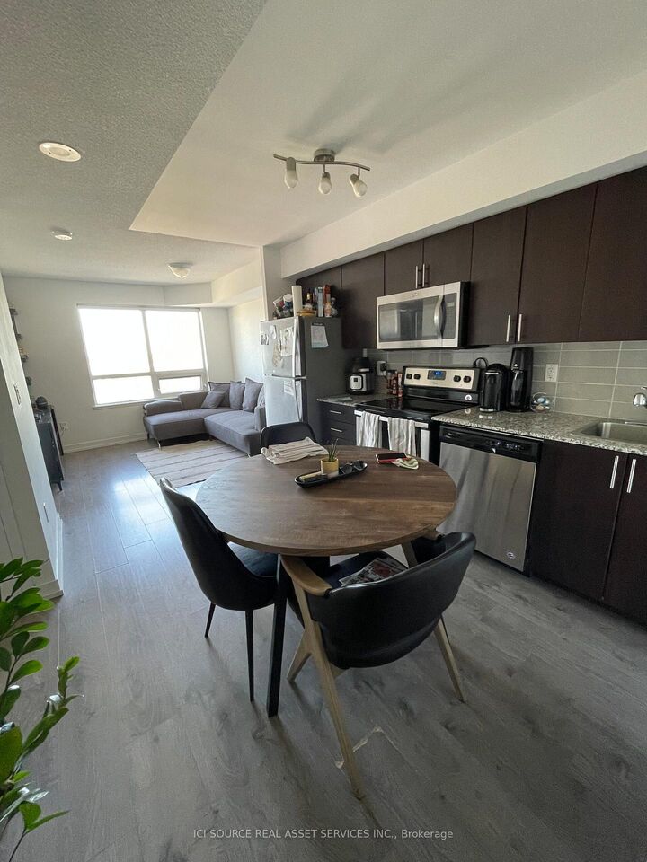 Property Photo: 1420 Dupont Road 1807 ON M6H 0C2