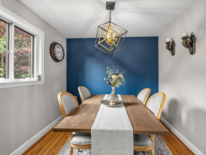 Property Photo: 27 Maple Avenue N ON L5H 2R9