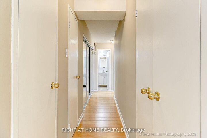 Property Photo: 1 Royal Orchard Boulevard 1107 ON L3T 3C2