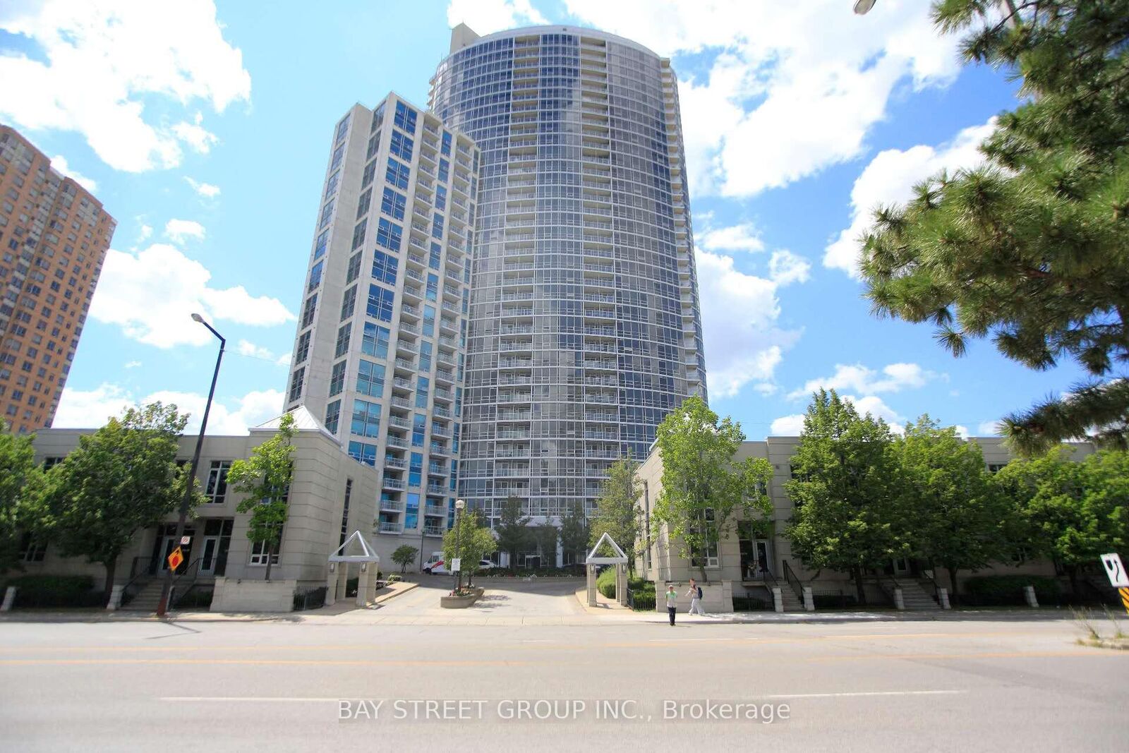 Property Photo: 83 Borough Drive 1814 ON M1P 5E4