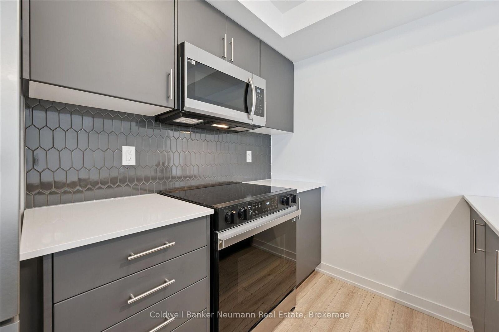 Property Photo:  940 St David Street N 25  ON N1M 0L7 
