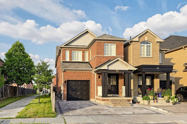 Property Photo:  82 Jack Monkman Crescent  ON L3S 0A4 