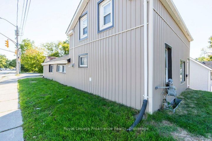 Property Photo:  95 Grier Street  ON K8P 3A2 