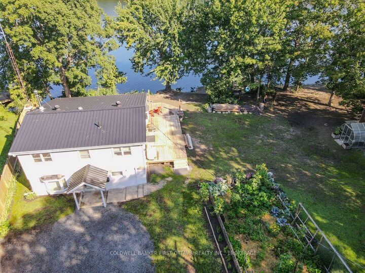 1127 Perry Lane — photo 1