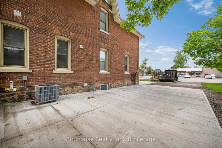 Property Photo: 108 Lindsay Street S Unit#C ON K9V 2M6