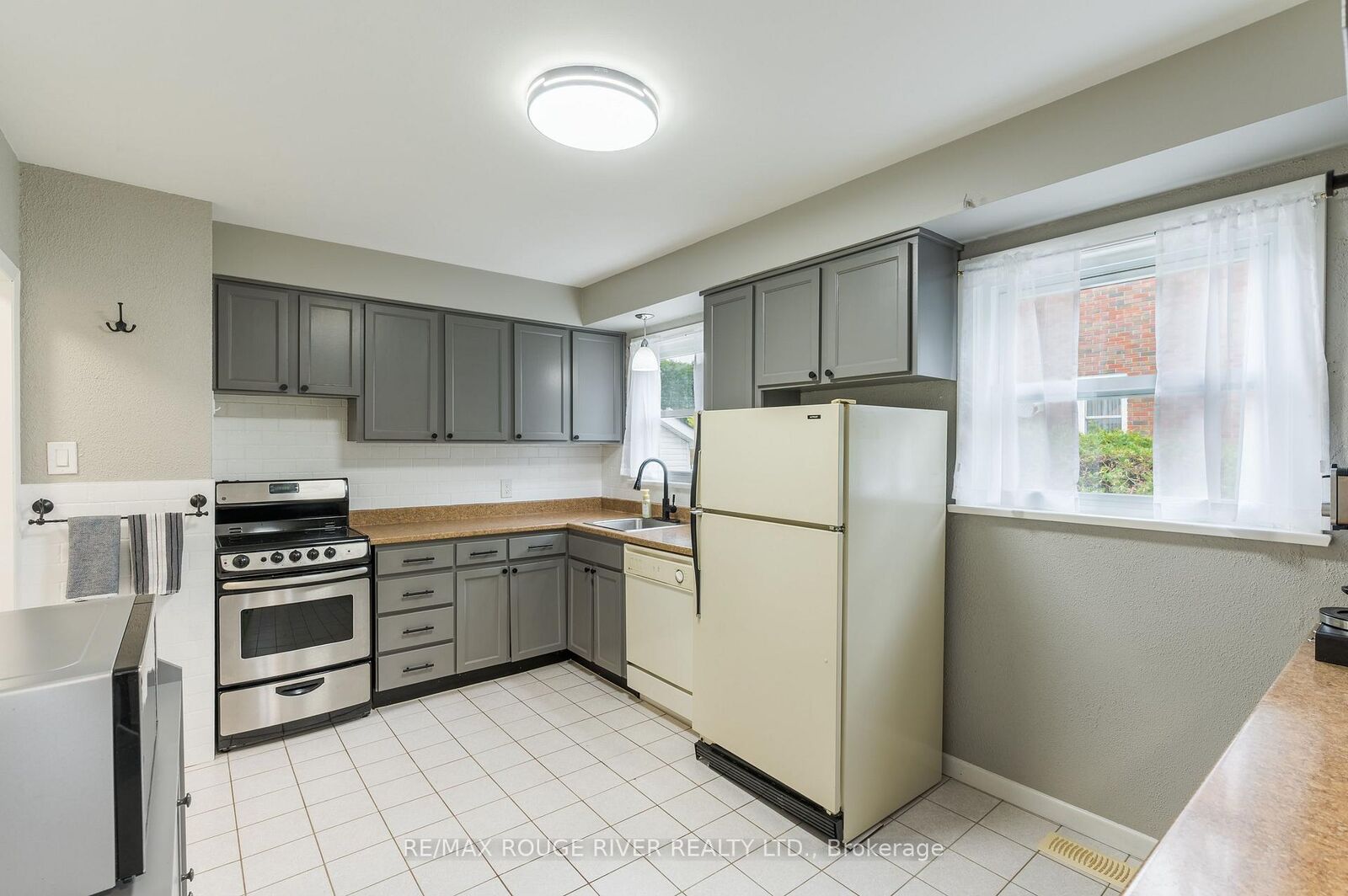 Property Photo: 36 Kawartha Drive ON K9V 1A5