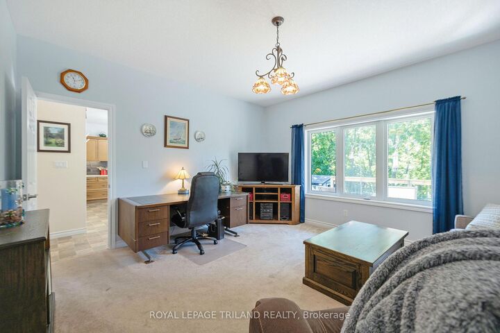Property Photo:  17 Jacklin Court  ON N5P 3T1 