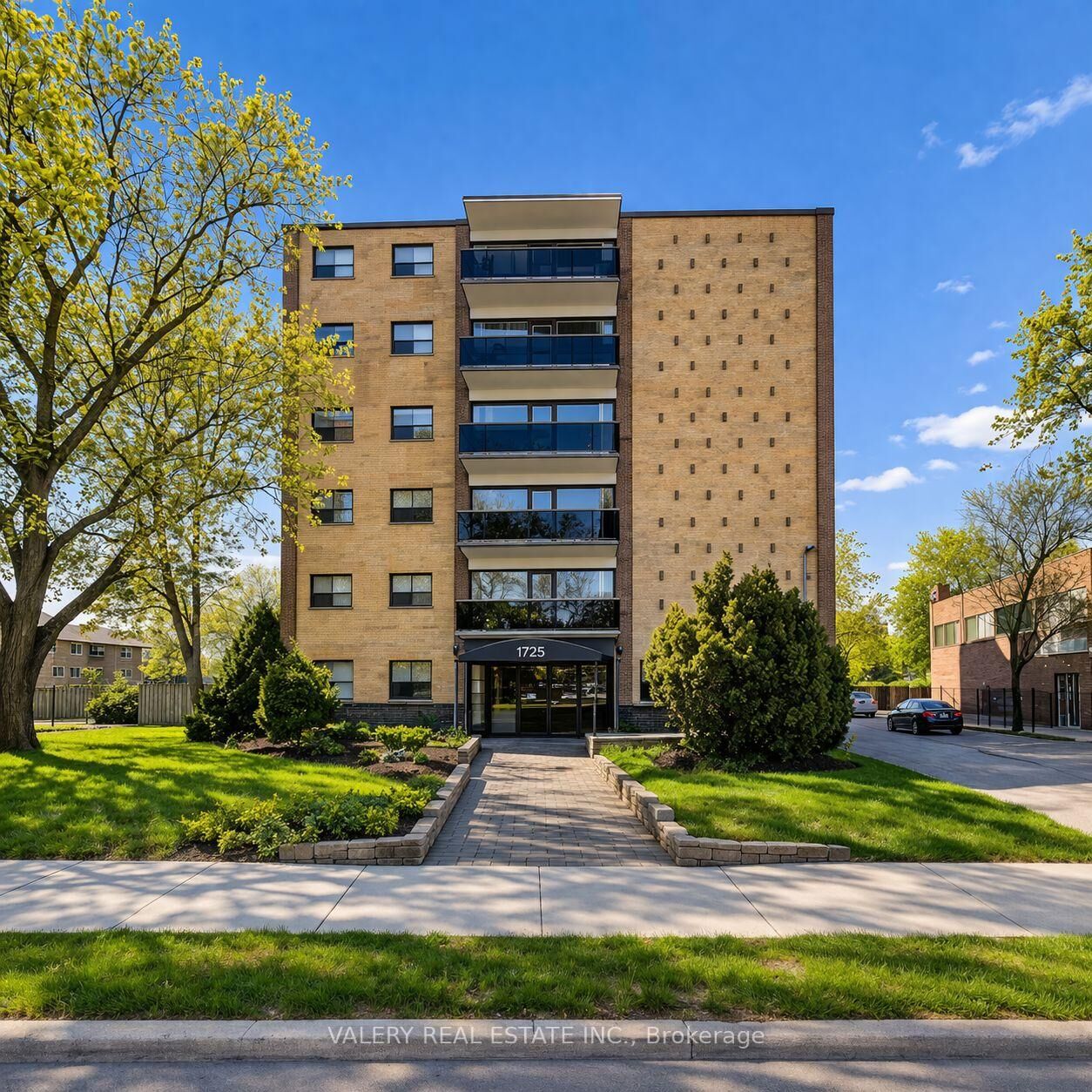 Property Photo: 1725 Lawrence Avenue E 301 ON M1R 2X7