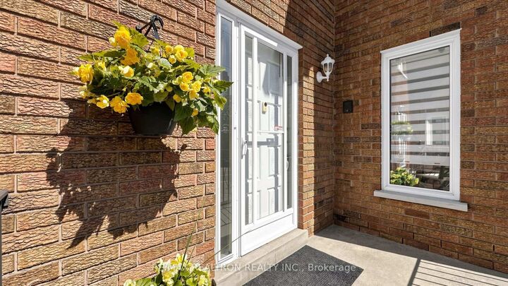 Property Photo: 2221 Warden Avenue ON M1T 1V5