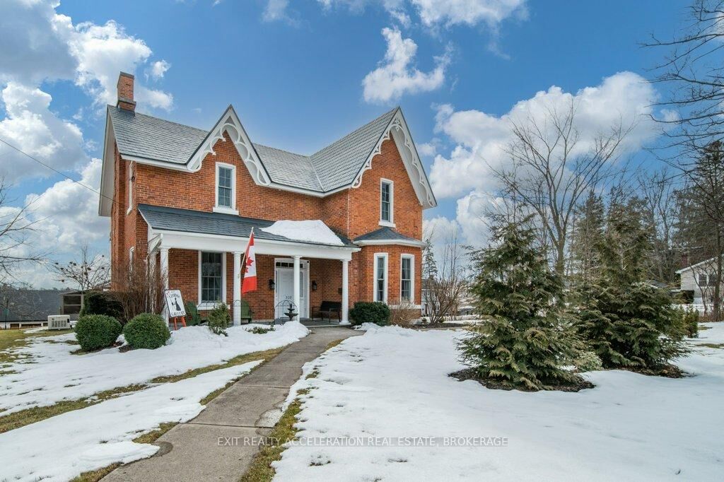 Property Photo:  232 Dundas Street W  ON K7R 2A8 