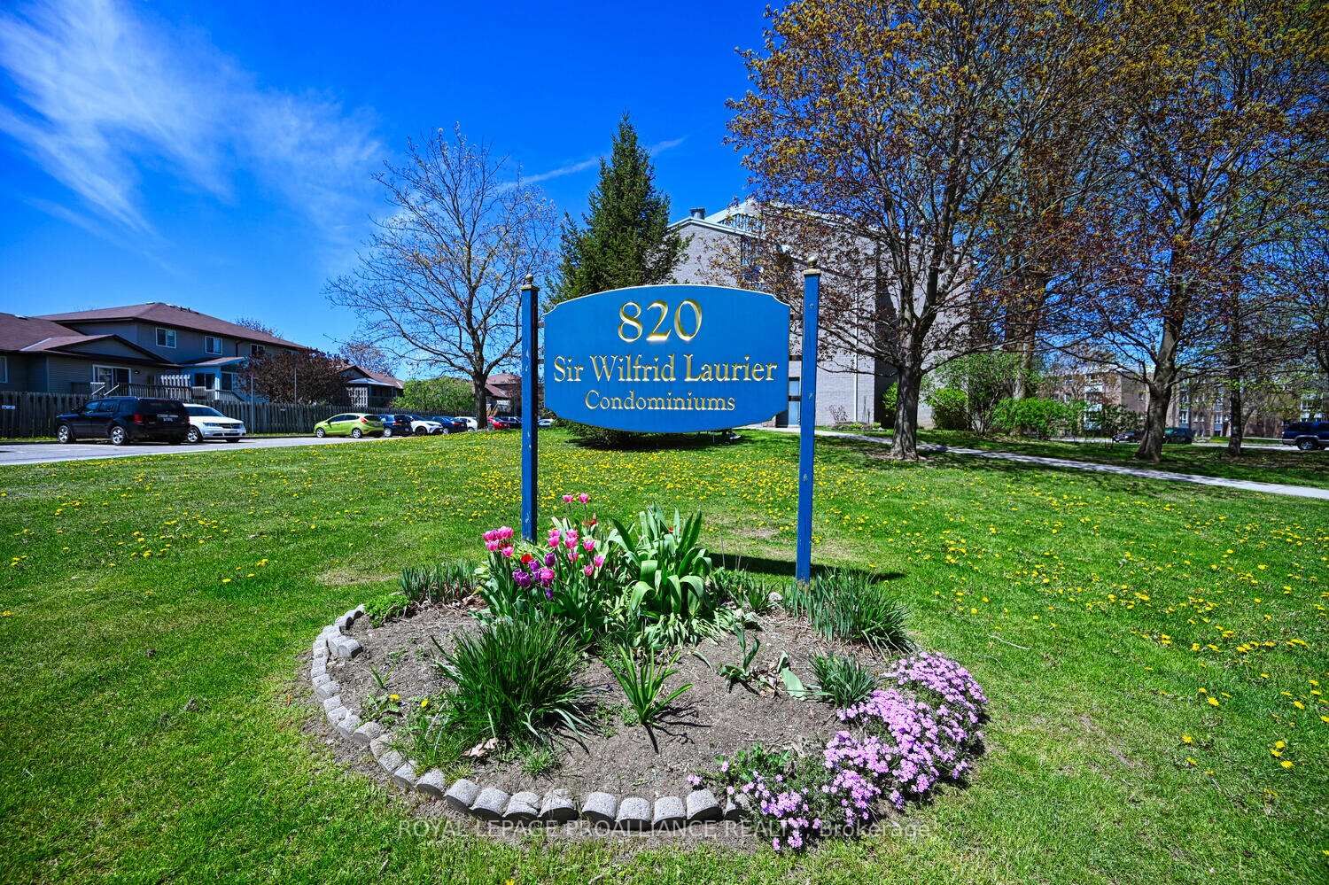 Property Photo:  820 Laurier Boulevard 205  ON K6V 6Z2 