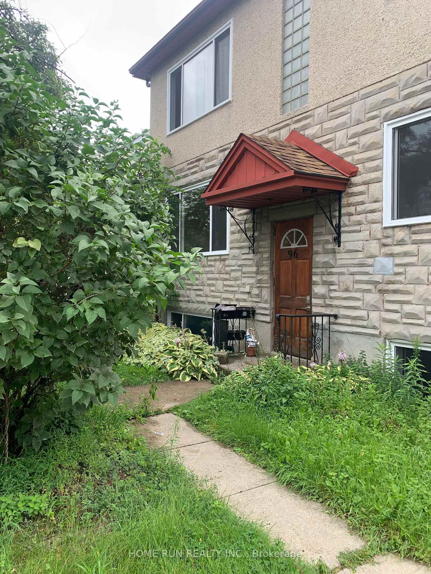 Property Photo:  96 Ontario Street 3  ON K1K 1K9 