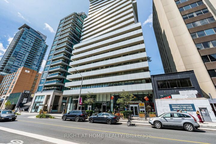 200 Bloor Street W 1604 — photo 1