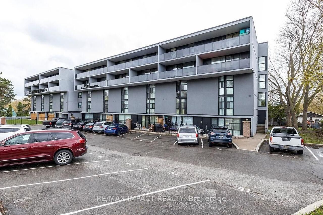 Property Photo: 454 Centre Street 108 ON L1H 4C2