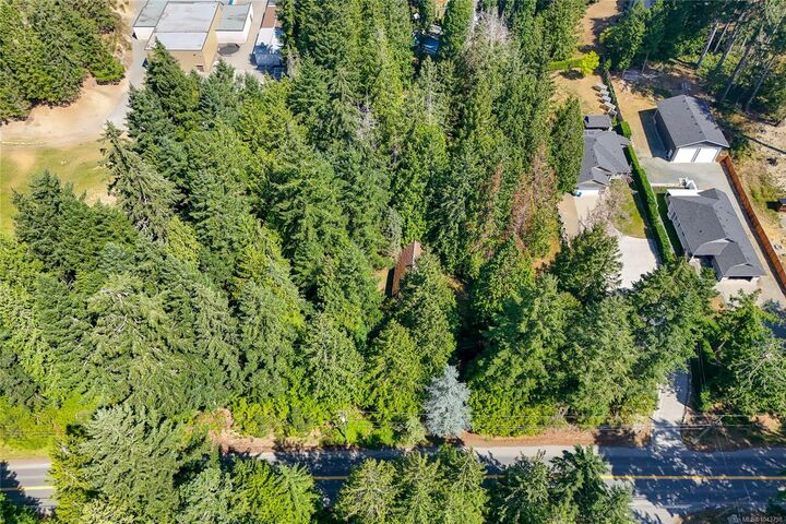 Property Photo:  2191 Renfrew Rd  BC V0R 2W1 