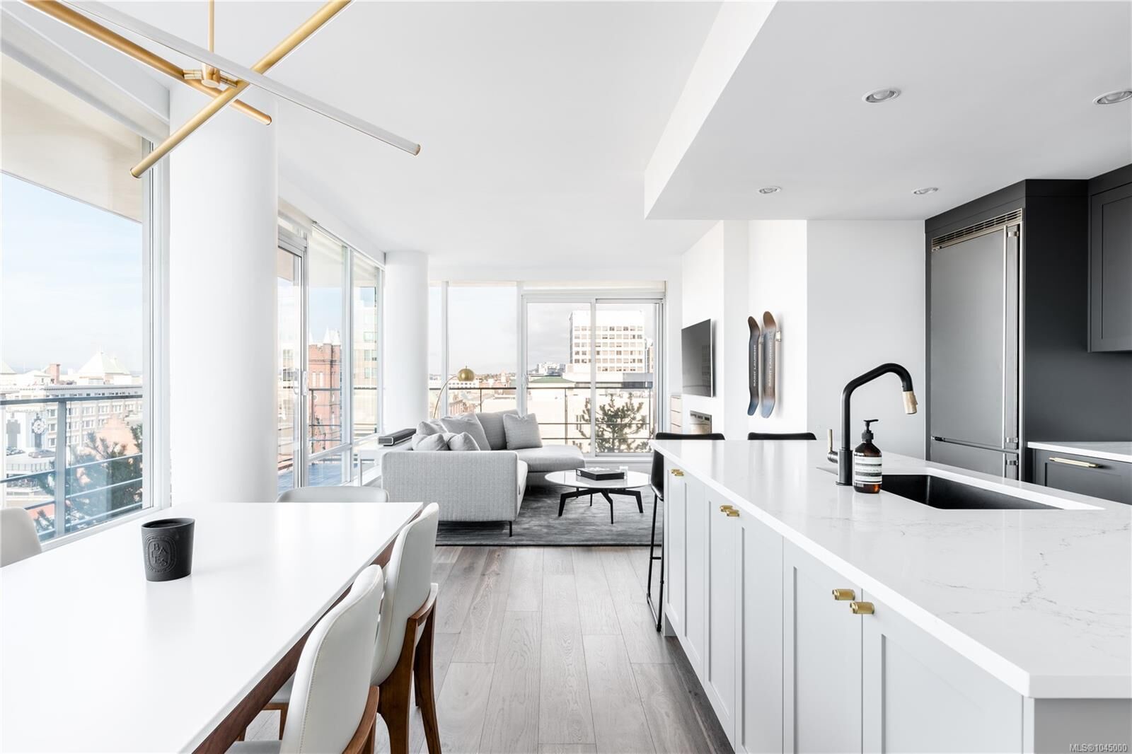 Property Photo: 707 Courtney St #1105 BC V8W 0A9