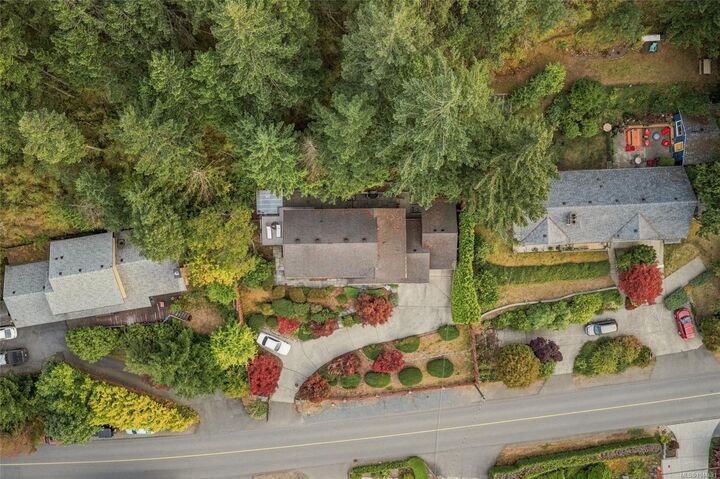 Property Photo: 5287 Lost Lake Rd BC V9T 5E6
