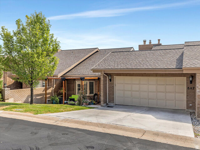 Property Photo: 847 N Juniperpoint Dr UT 84103