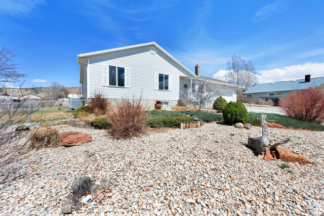 Property Photo: 154 W Main St UT 84715