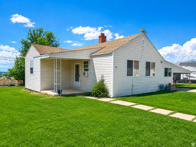 Property Photo: 118 Shuman St UT 84520