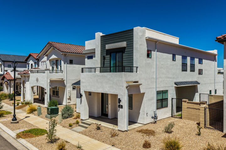 Property Photo: 628 W Juniper Hill Dr UT 84790
