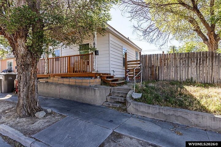 Property Photo: 816 6th Street WY 82901